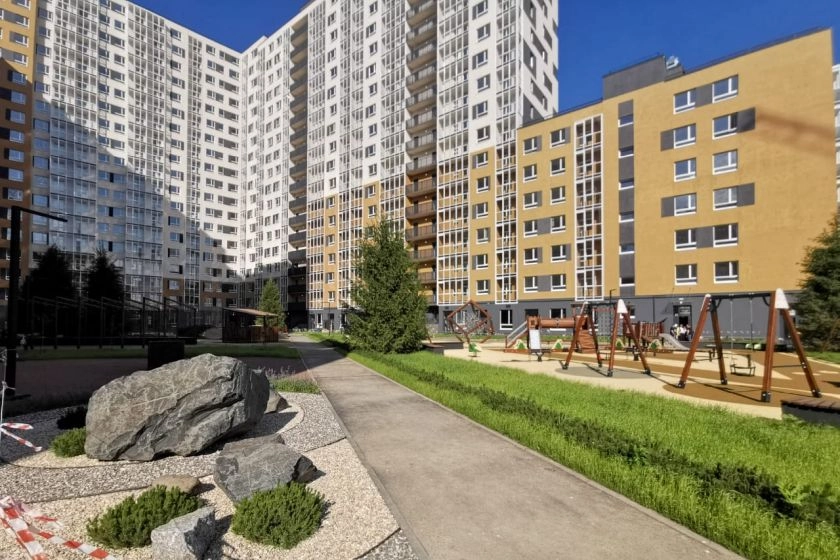 В Мурино появились крупномерные деревья и Insta-зона.